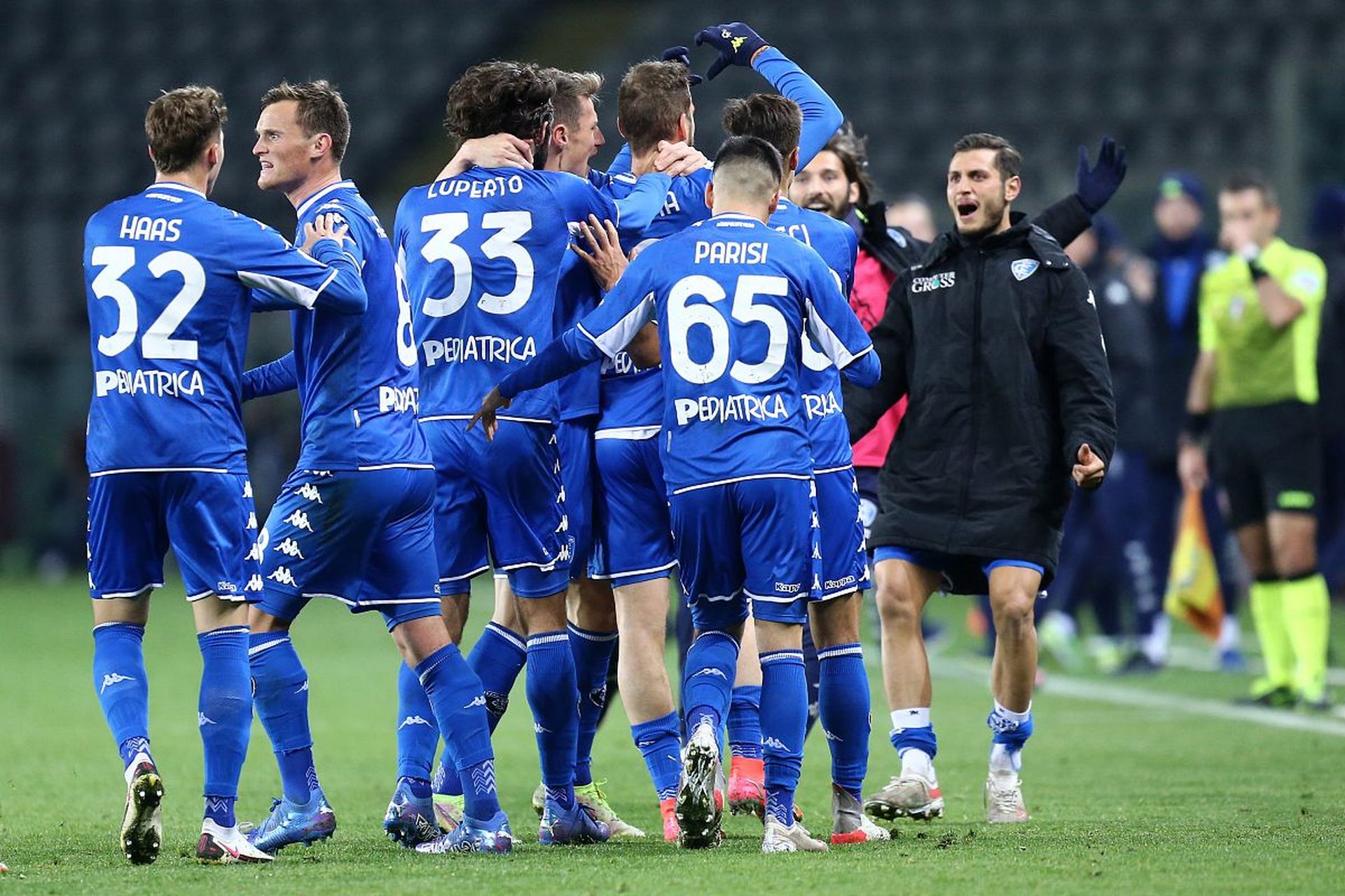 他带来很多 他带来很多