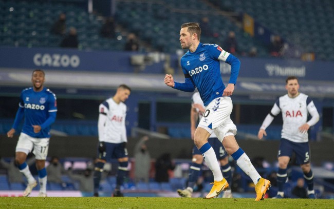 又拥有巨大 又拥有巨大